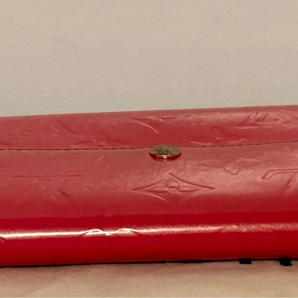 Louis Vuitton Sarah Wallet in Monogram Vernis leather. Authentic and Vintage - Picture 7 of 12